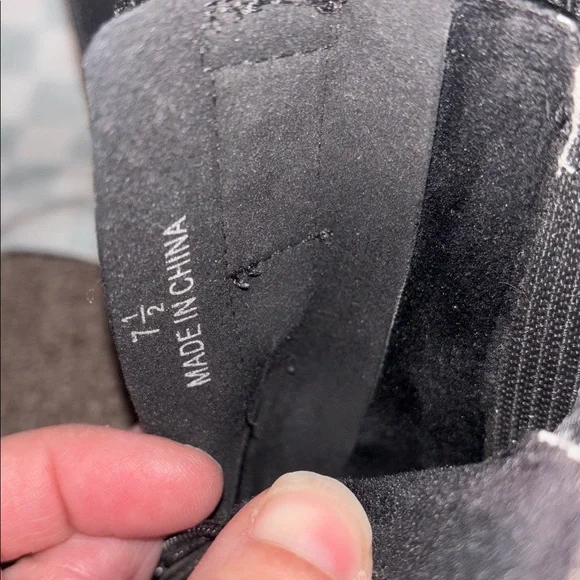 BLOWFISH Black Ankle Boots 7 1/2 - Picture 2 of 8